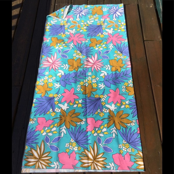 π¦ TURQUOISE FLORAL RETRO Tablecloth Square EUC Boho vibes - Picture 3 of 16